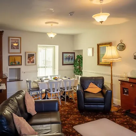 White Heather - 5 Bedroom House Clifden