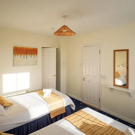 White Heather - 5 Bedroom House Clifden