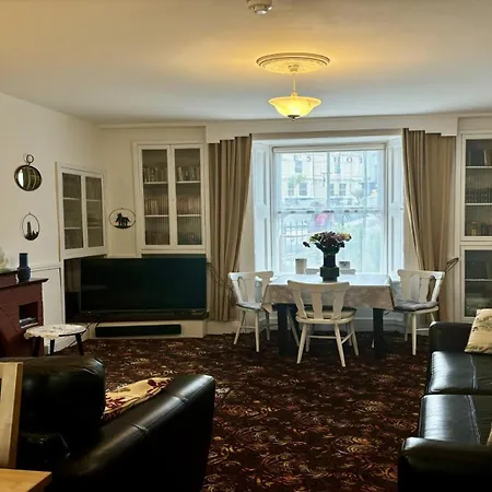 White Heather - 5 Bedroom House Holiday home